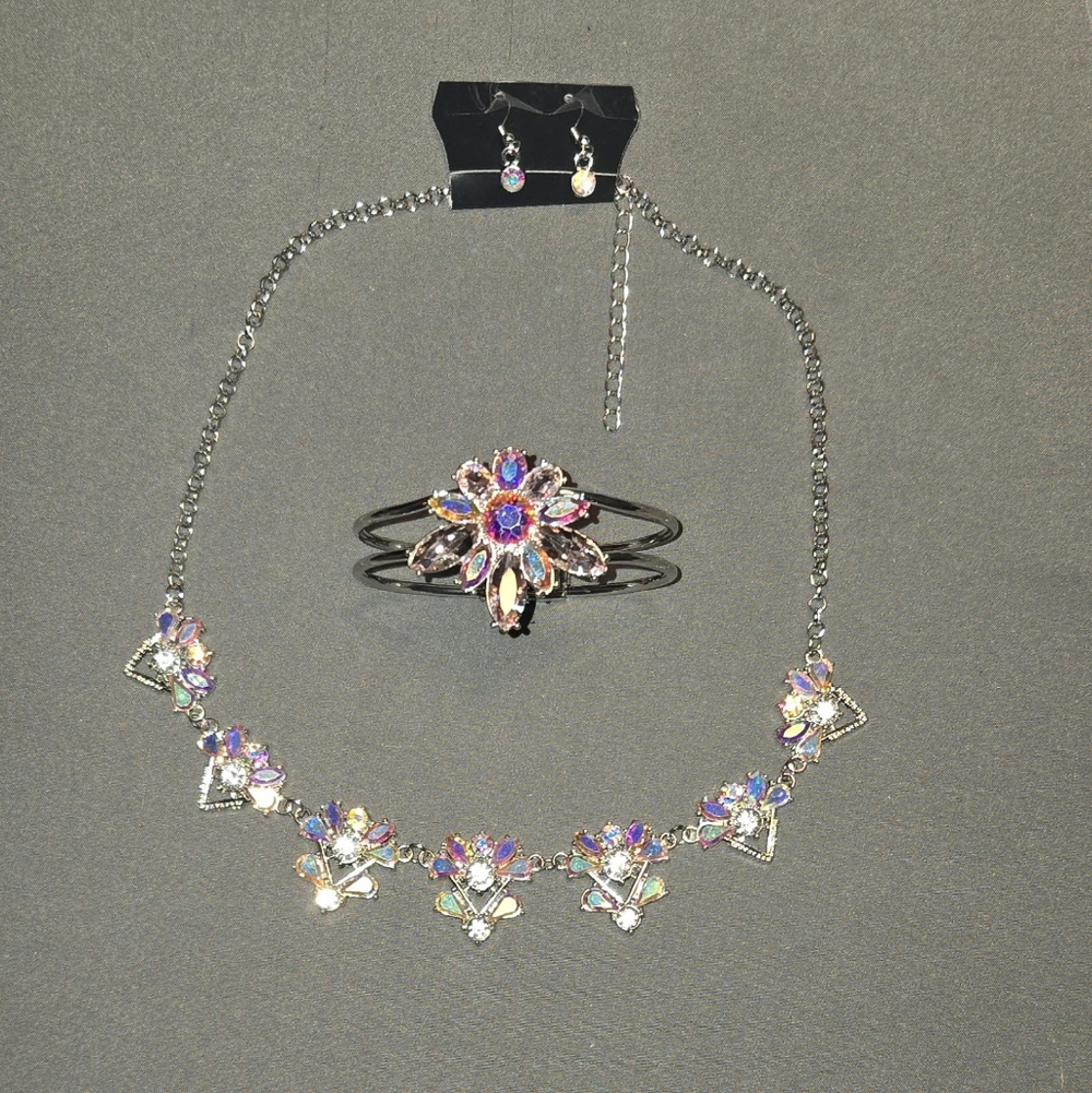 Colorful Floral Necklace and Bracelet Set